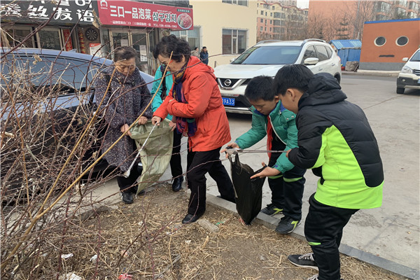 3.拾垃圾.jpg
