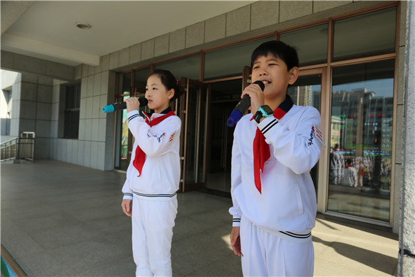 延吉市中央小学校服图片